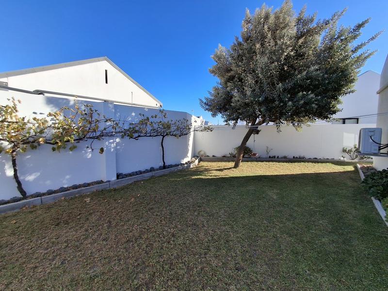 3 Bedroom Property for Sale in Golden Mile Western Cape